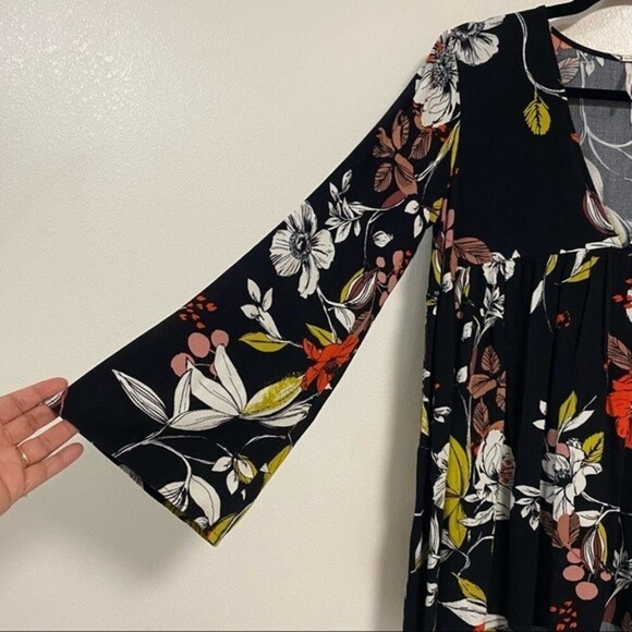 Free People shirt Women’s Size Small Black Bella Floral Tunic Top Oversized - Picture 2 of 10